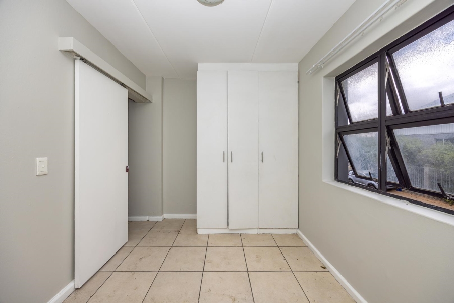 1 Bedroom Property for Sale in Maitland Western Cape